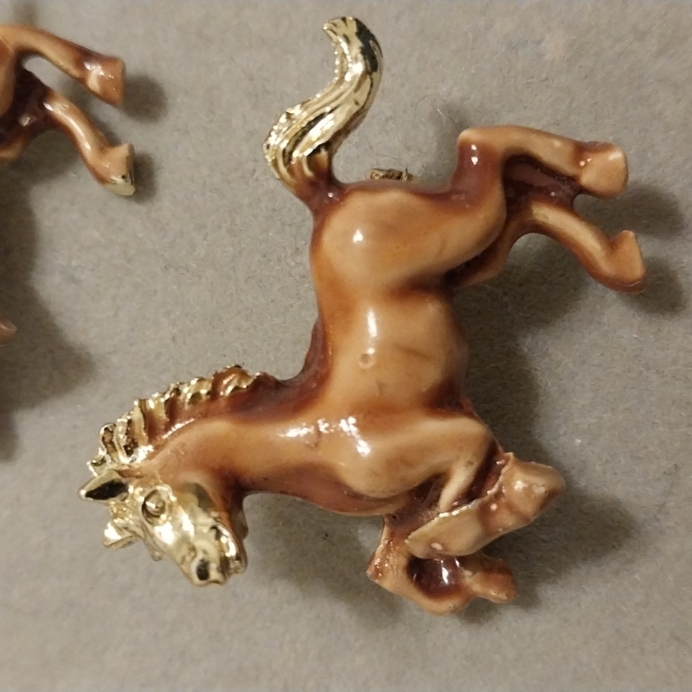 Vintage Horse pins Set Of Two - Picture 2 of 3